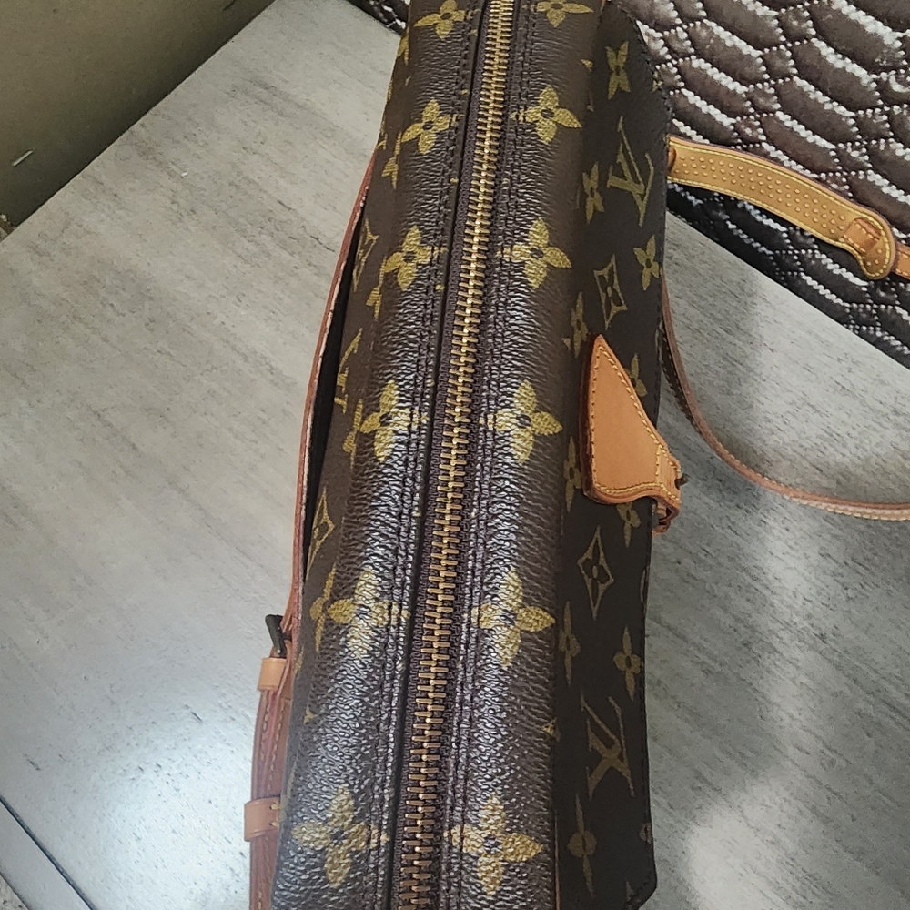 AUTHENTIC vintage(35 yrs.old) louis vuitton JEUNE FILLE MM - Picture 5 of 16